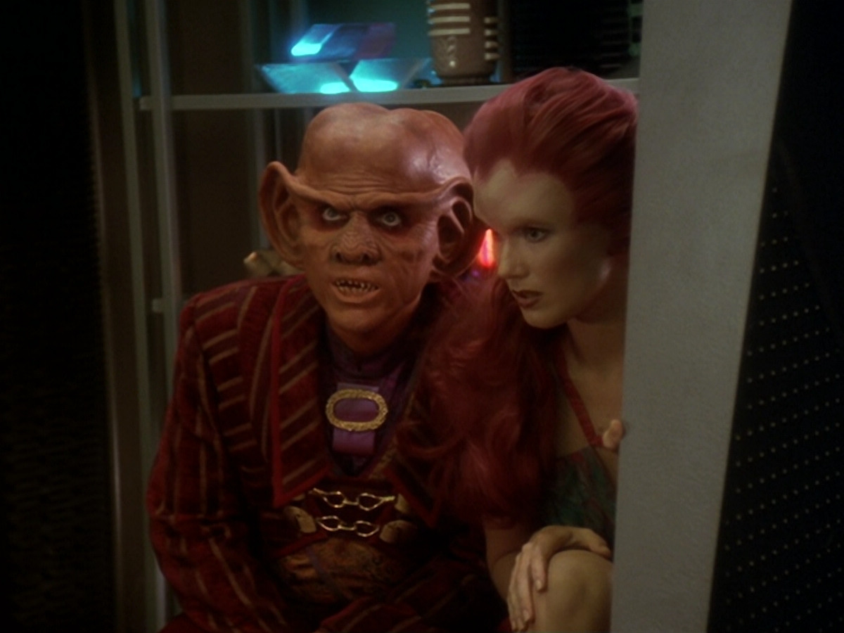 extant_StarTrek_DS9_6x12-Who_MournsForMorn_02588.jpg