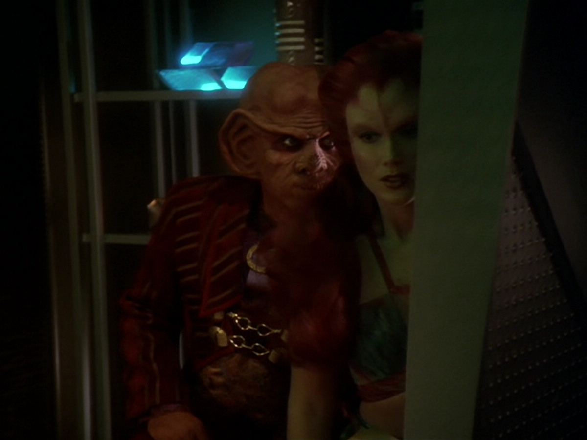 extant_StarTrek_DS9_6x12-Who_MournsForMorn_02597.jpg
