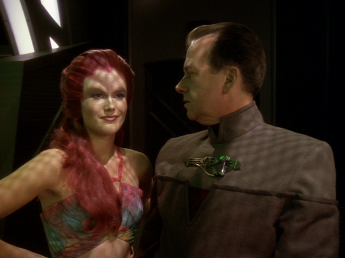 extant_StarTrek_DS9_6x12-Who_MournsForMorn_02782.jpg