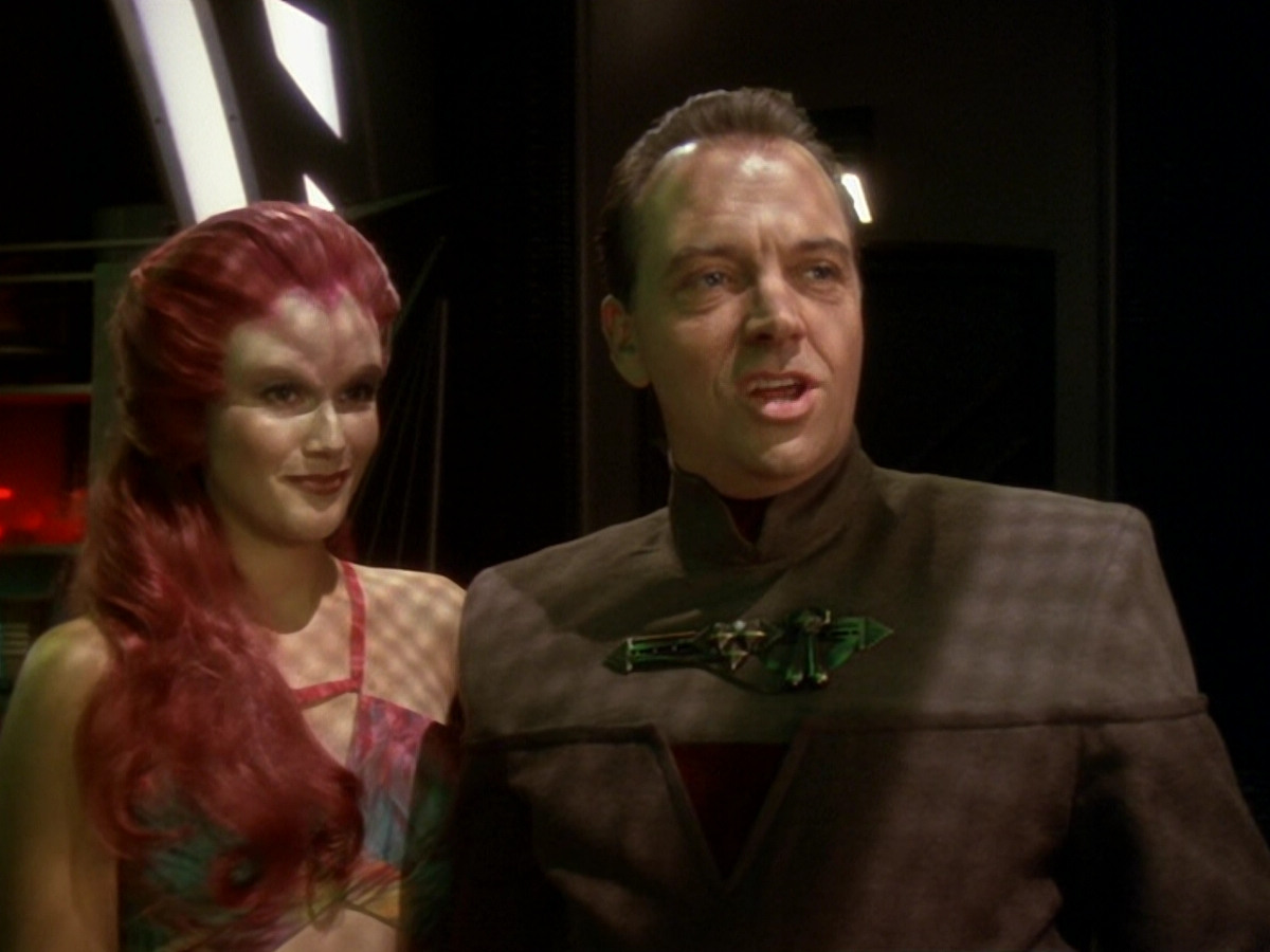 extant_StarTrek_DS9_6x12-Who_MournsForMorn_02814.jpg