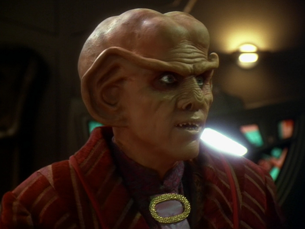 extant_StarTrek_DS9_6x12-Who_MournsForMorn_02985.jpg