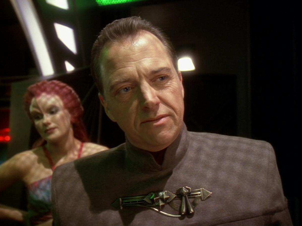 extant_StarTrek_DS9_6x12-Who_MournsForMorn_03003.jpg