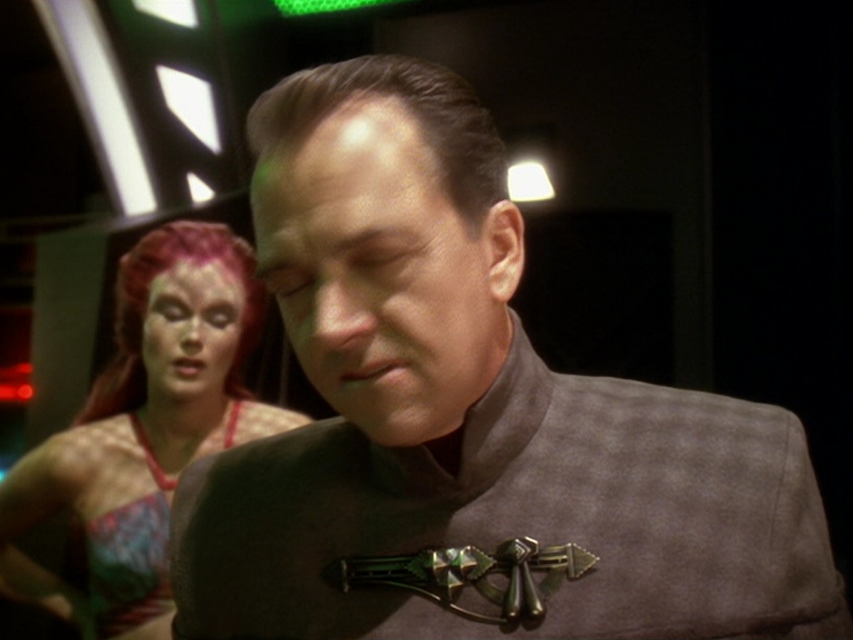 extant_StarTrek_DS9_6x12-Who_MournsForMorn_03008.jpg