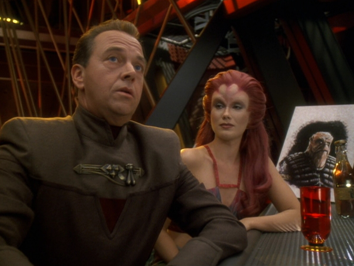 extant_StarTrek_DS9_6x12-Who_MournsForMorn_03111.jpg