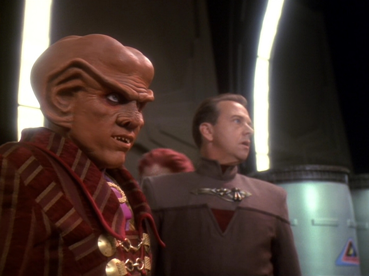 extant_StarTrek_DS9_6x12-Who_MournsForMorn_03231.jpg