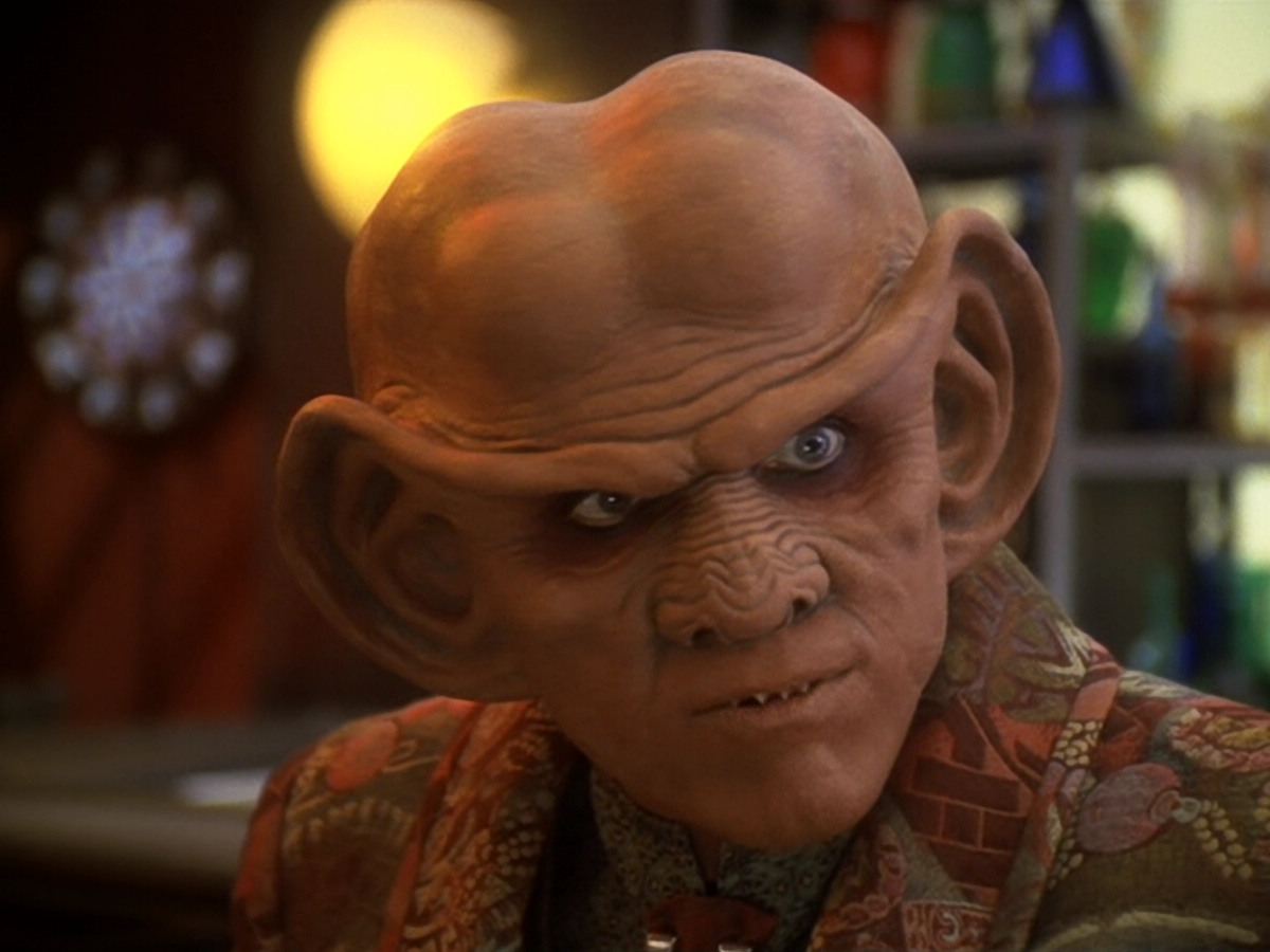 extant_StarTrek_DS9_6x12-Who_MournsForMorn_03568.jpg