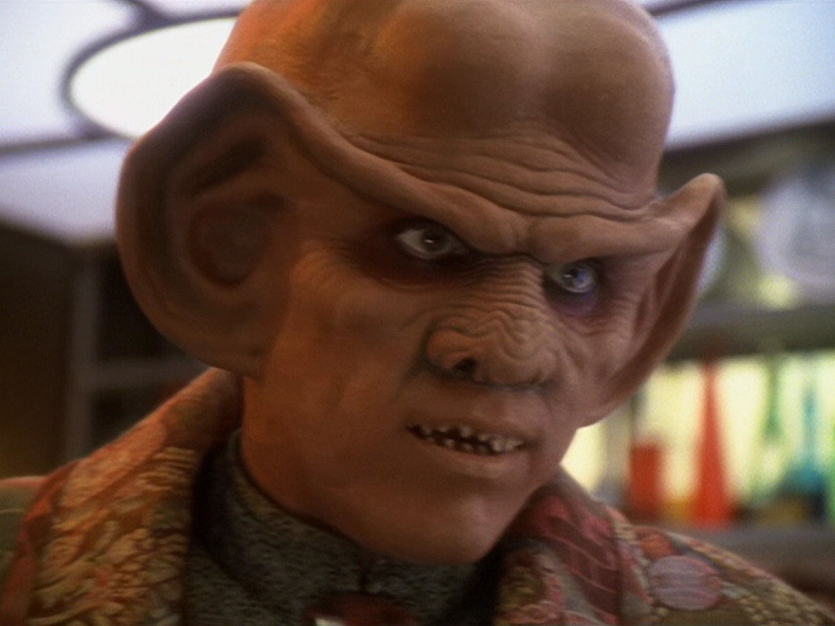 extant_StarTrek_DS9_6x12-Who_MournsForMorn_03579.jpg
