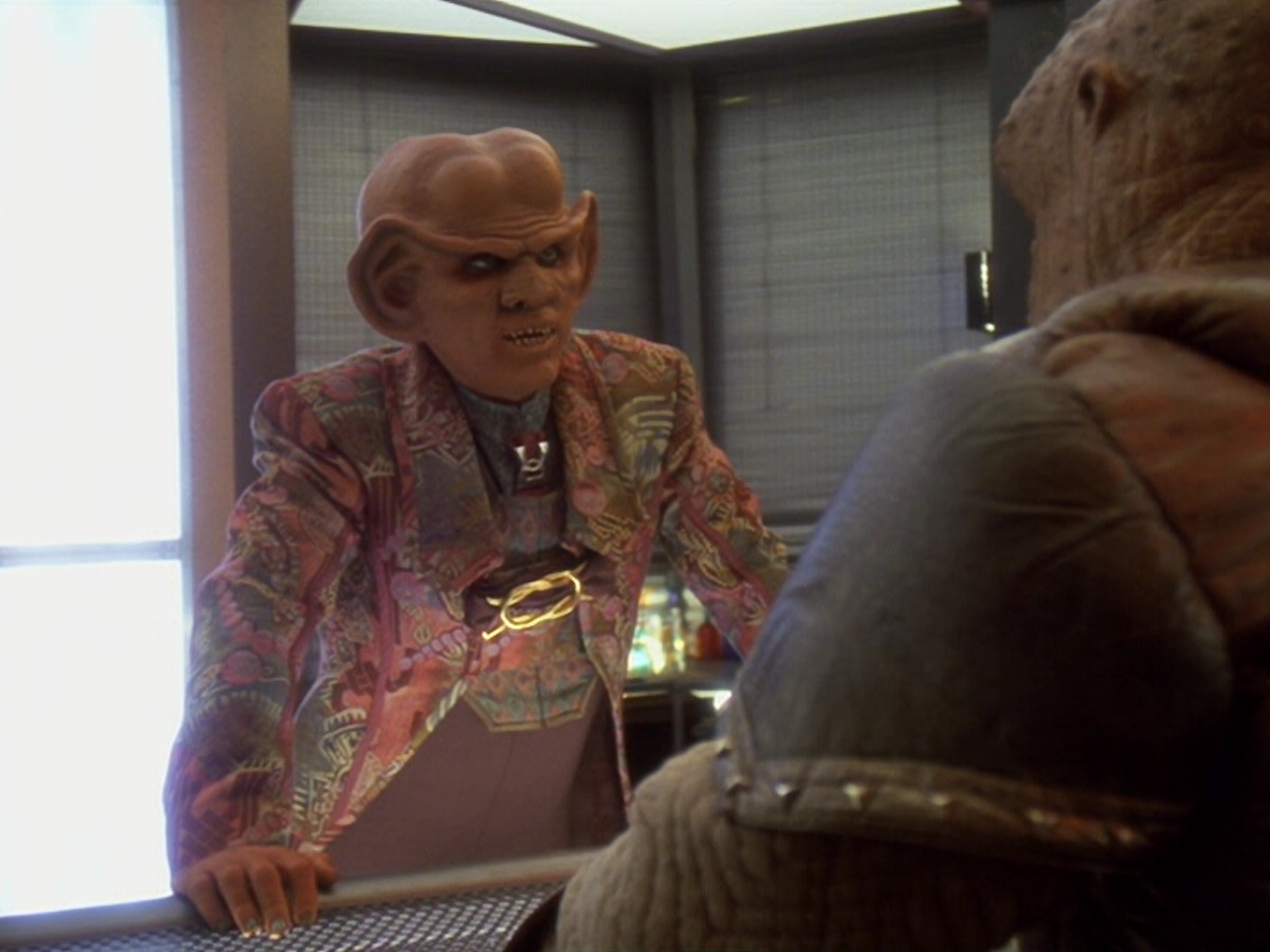 extant_StarTrek_DS9_6x12-Who_MournsForMorn_03613.jpg