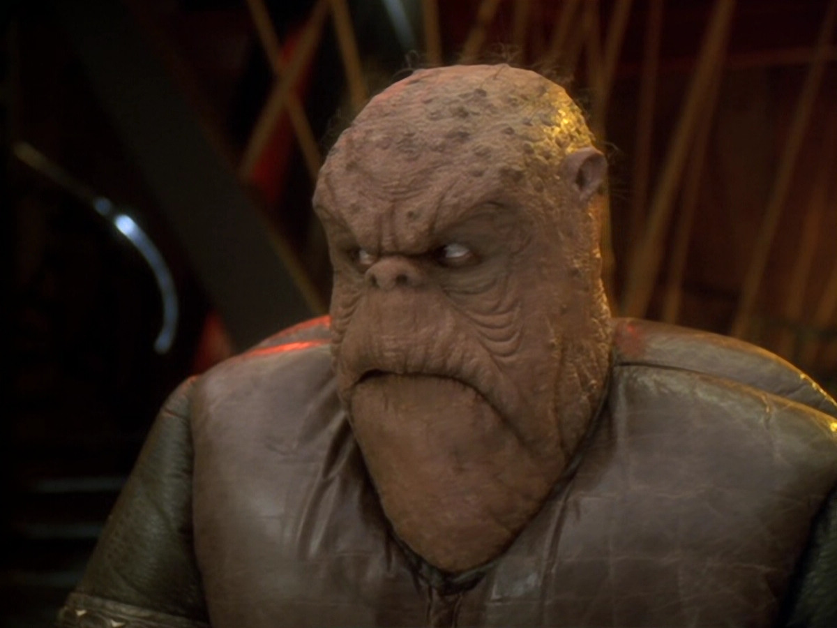 extant_StarTrek_DS9_6x12-Who_MournsForMorn_03623.jpg