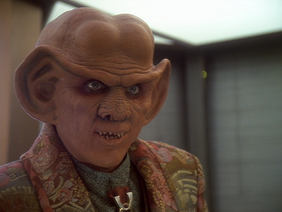 extant_StarTrek_DS9_6x12-Who_MournsForMorn_03724.jpg