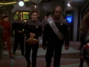 Filename=extant_StarTrek_DS9_6x12-Who_MournsForMorn_00345.jpg
Filesize=167KiB
Dimensions=1200x900
Date added=Jan 08, 2020 extant_StarTrek_DS9_6x12-Who_MournsForMorn_00345.jpg