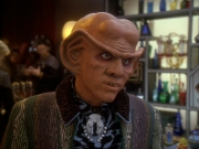 extant_StarTrek_DS9_6x12-Who_MournsForMorn_00487.jpg
