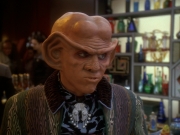 extant_StarTrek_DS9_6x12-Who_MournsForMorn_00492.jpg