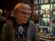 extant_StarTrek_DS9_6x12-Who_MournsForMorn_00518.jpg