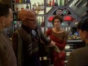 Filename=extant_StarTrek_DS9_6x12-Who_MournsForMorn_00573.jpg
Filesize=217KiB
Dimensions=1200x900
Date added=Jan 08, 2020 extant_StarTrek_DS9_6x12-Who_MournsForMorn_00573.jpg