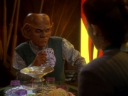 extant_StarTrek_DS9_6x12-Who_MournsForMorn_01334.jpg