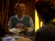 extant_StarTrek_DS9_6x12-Who_MournsForMorn_01339.jpg