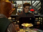 extant_StarTrek_DS9_6x12-Who_MournsForMorn_01344.jpg