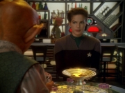 extant_StarTrek_DS9_6x12-Who_MournsForMorn_01347.jpg