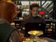 extant_StarTrek_DS9_6x12-Who_MournsForMorn_01348.jpg