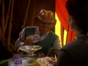 extant_StarTrek_DS9_6x12-Who_MournsForMorn_01358.jpg