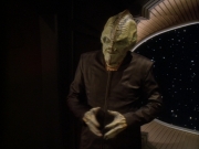 extant_StarTrek_DS9_6x12-Who_MournsForMorn_01437.jpg