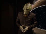 extant_StarTrek_DS9_6x12-Who_MournsForMorn_01438.jpg