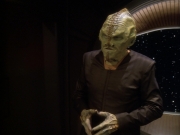 extant_StarTrek_DS9_6x12-Who_MournsForMorn_01448.jpg
