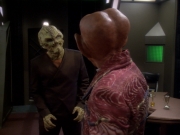 extant_StarTrek_DS9_6x12-Who_MournsForMorn_01462.jpg