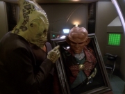 extant_StarTrek_DS9_6x12-Who_MournsForMorn_01668.jpg
