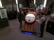 extant_StarTrek_DS9_6x12-Who_MournsForMorn_03198.jpg