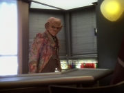 extant_StarTrek_DS9_6x12-Who_MournsForMorn_03483.jpg