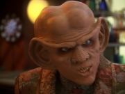 extant_StarTrek_DS9_6x12-Who_MournsForMorn_03569.jpg