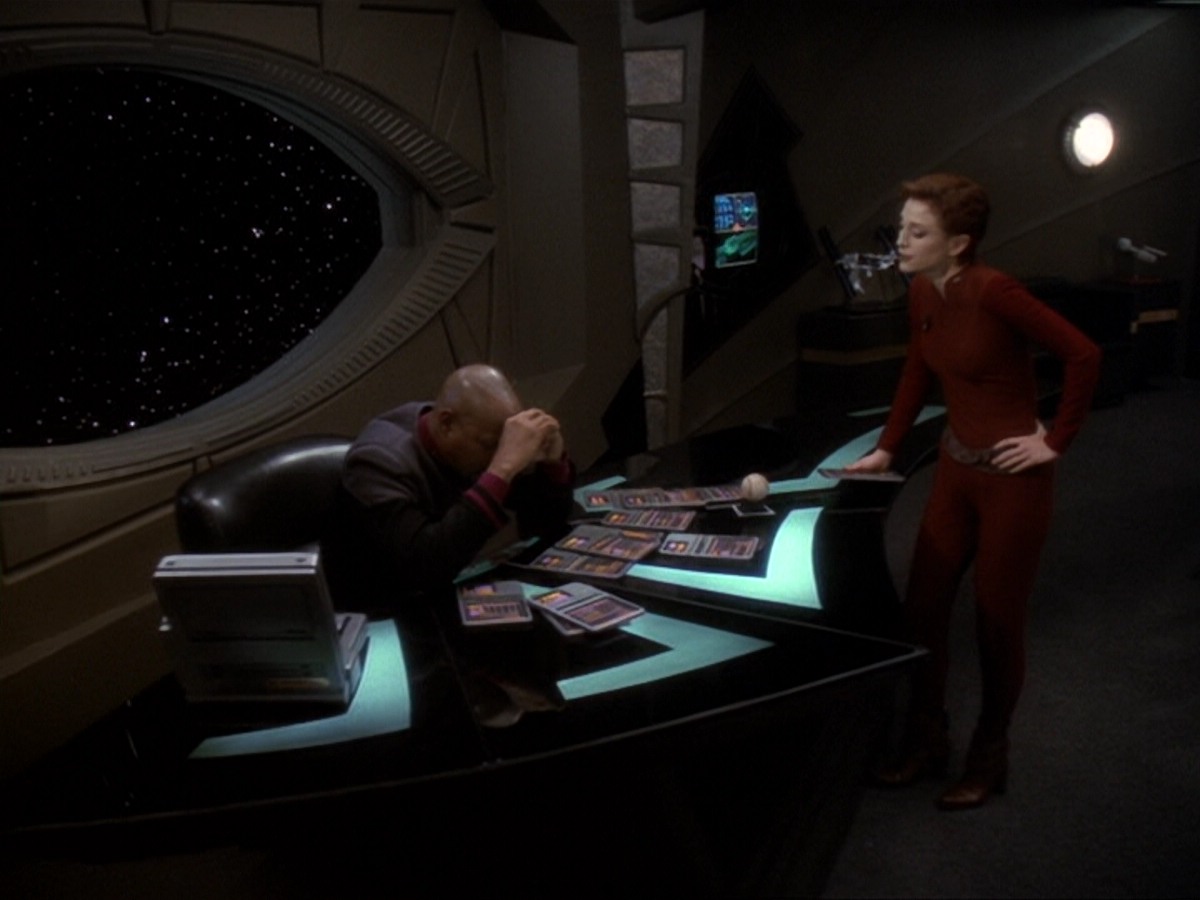 extant_StarTrek_DS9_6x13-FarBeyondTheStars_0012.jpg