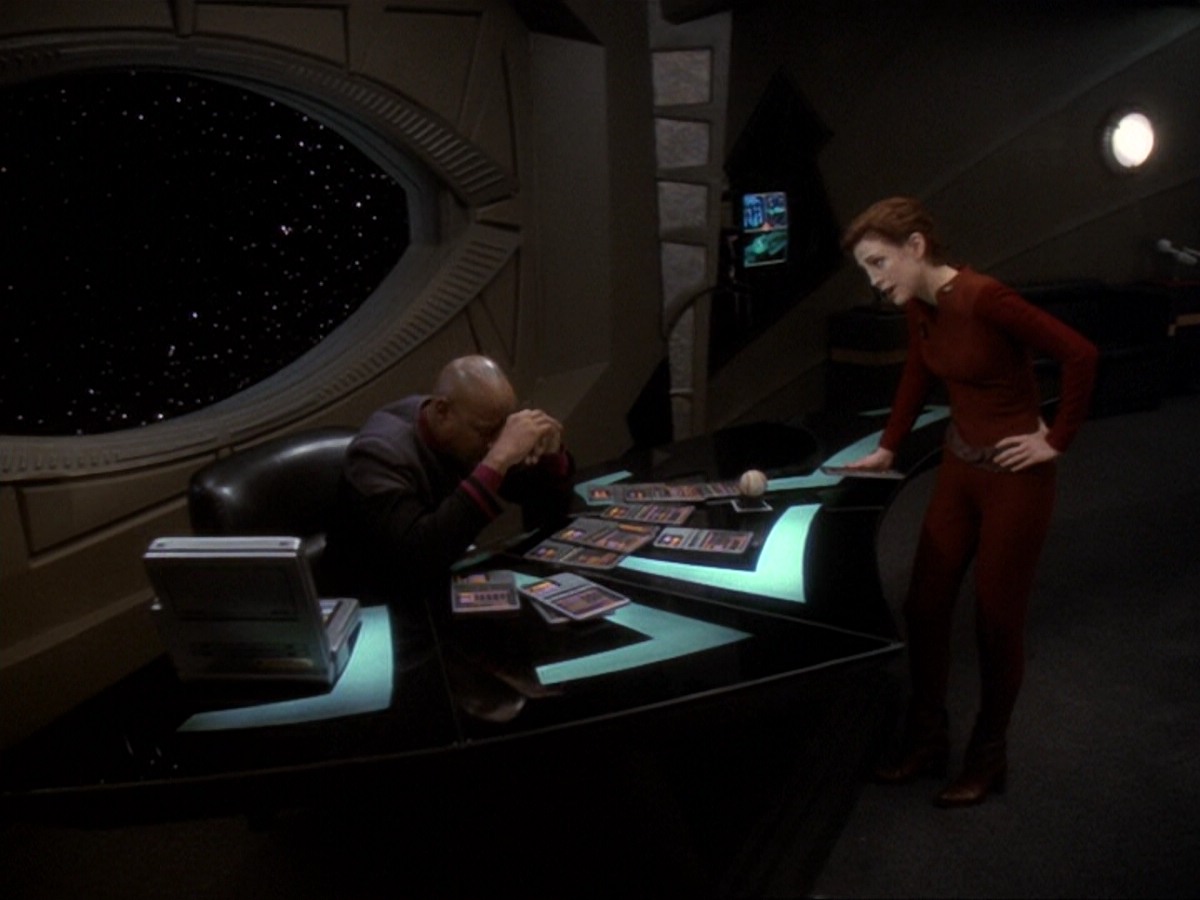 extant_StarTrek_DS9_6x13-FarBeyondTheStars_0016.jpg