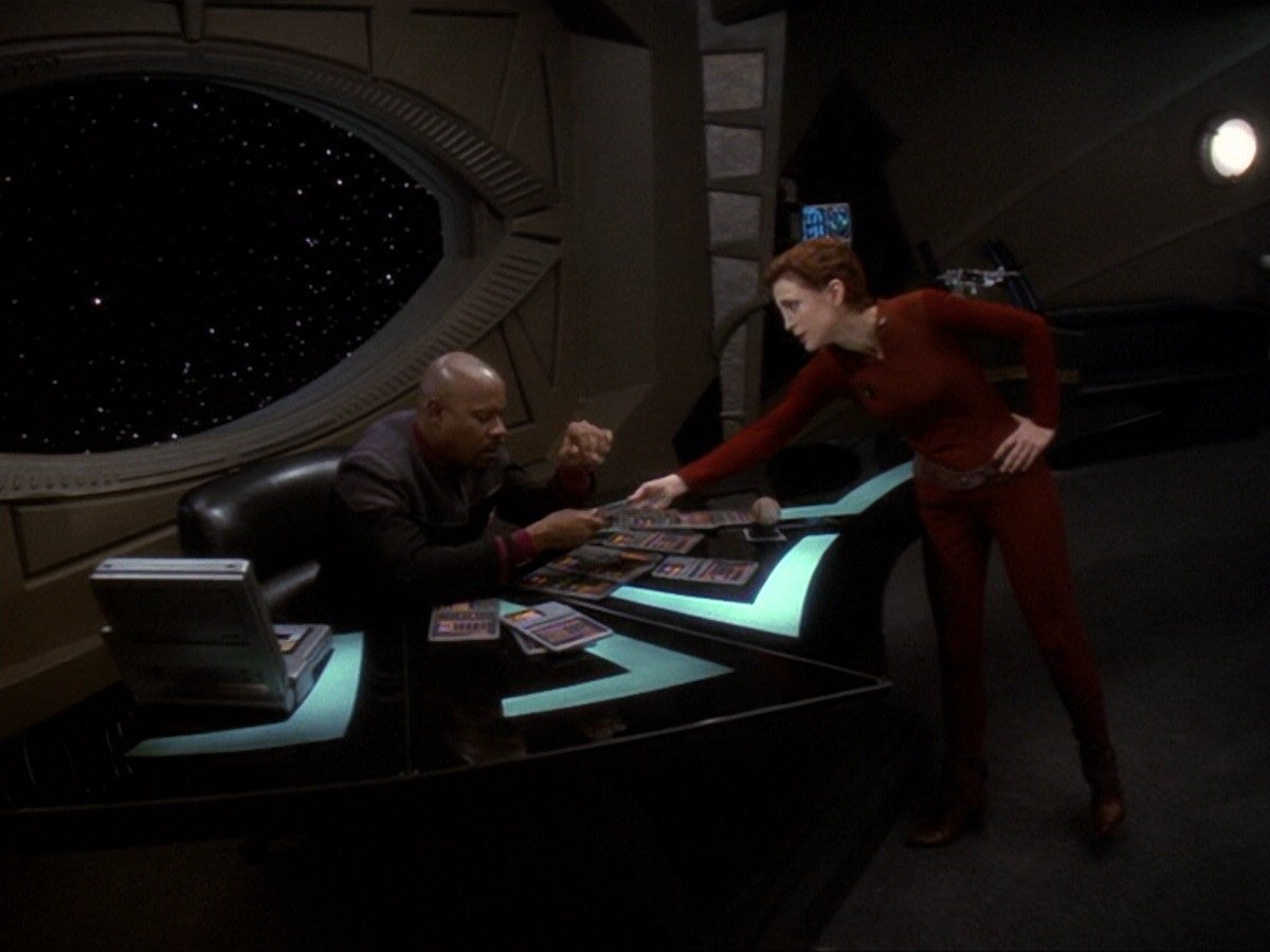 extant_StarTrek_DS9_6x13-FarBeyondTheStars_0022.jpg