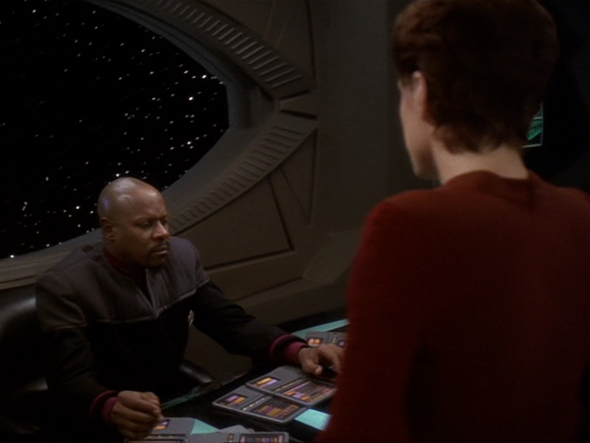 extant_StarTrek_DS9_6x13-FarBeyondTheStars_0033.jpg