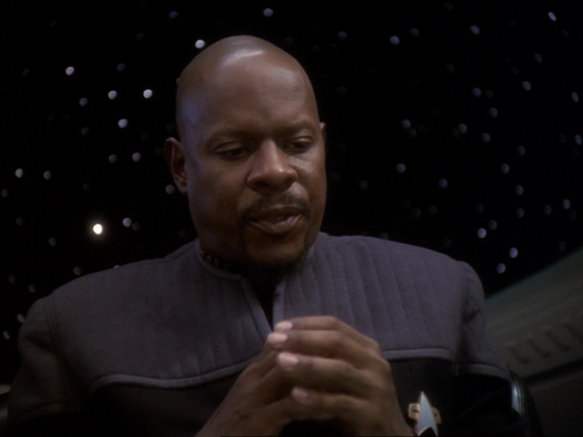 extant_StarTrek_DS9_6x13-FarBeyondTheStars_0062.jpg