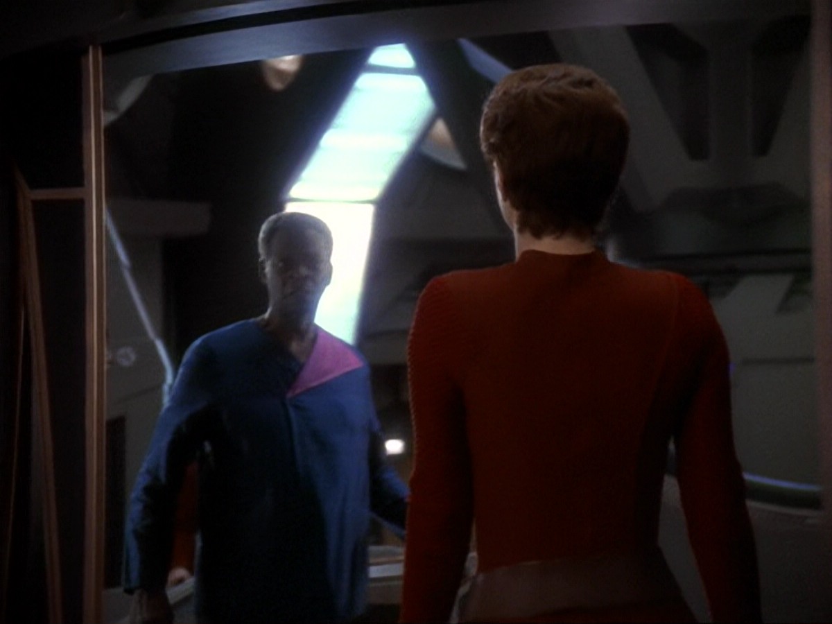extant_StarTrek_DS9_6x13-FarBeyondTheStars_0084.jpg