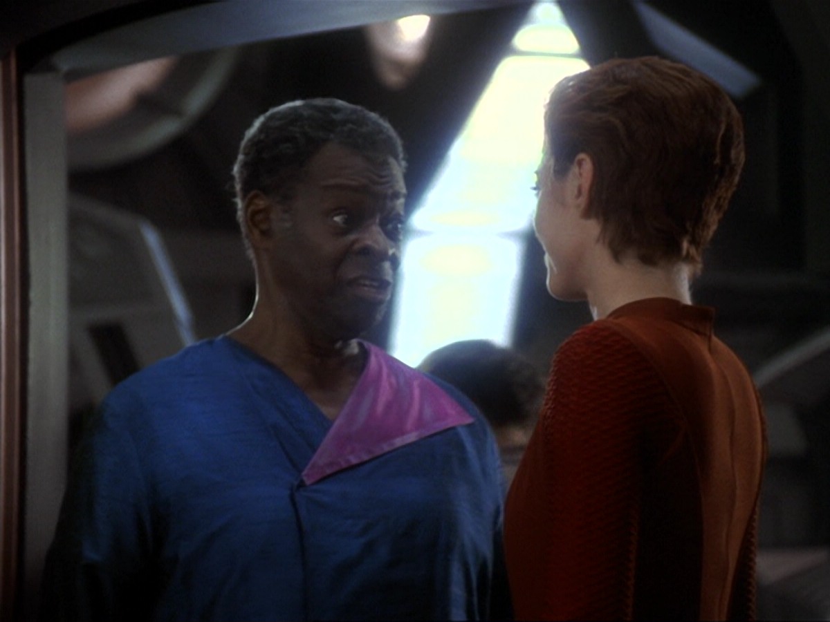 extant_StarTrek_DS9_6x13-FarBeyondTheStars_0098.jpg