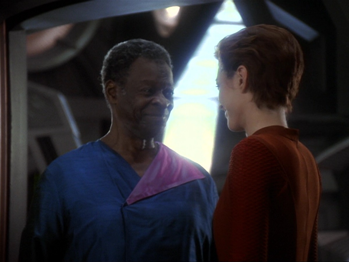 extant_StarTrek_DS9_6x13-FarBeyondTheStars_0099.jpg