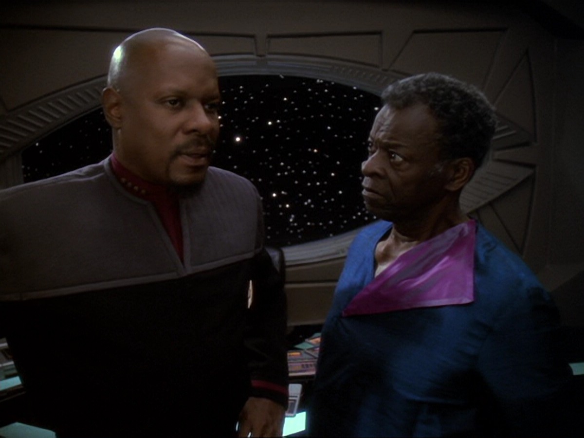 extant_StarTrek_DS9_6x13-FarBeyondTheStars_0164.jpg