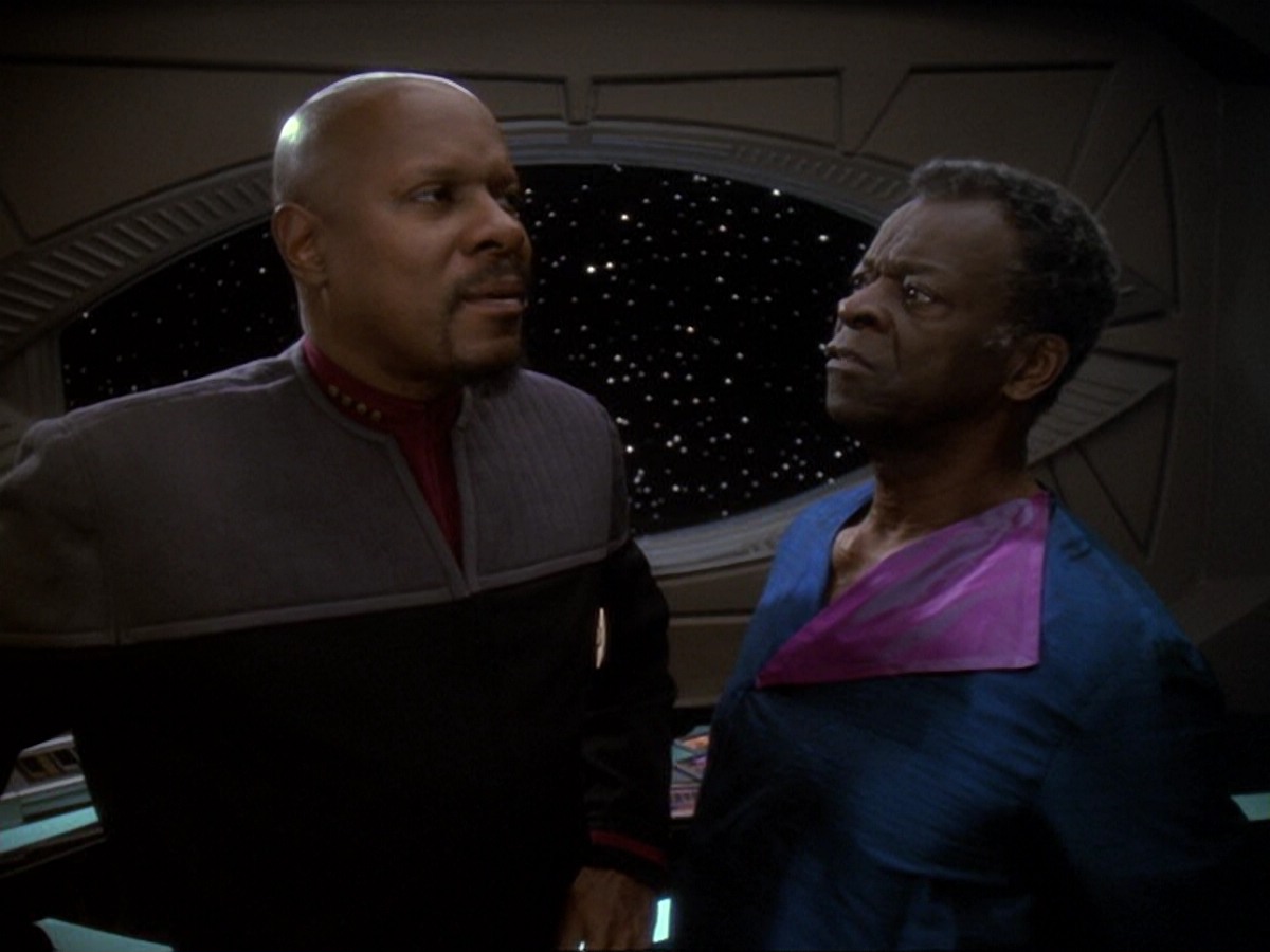 extant_StarTrek_DS9_6x13-FarBeyondTheStars_0170.jpg