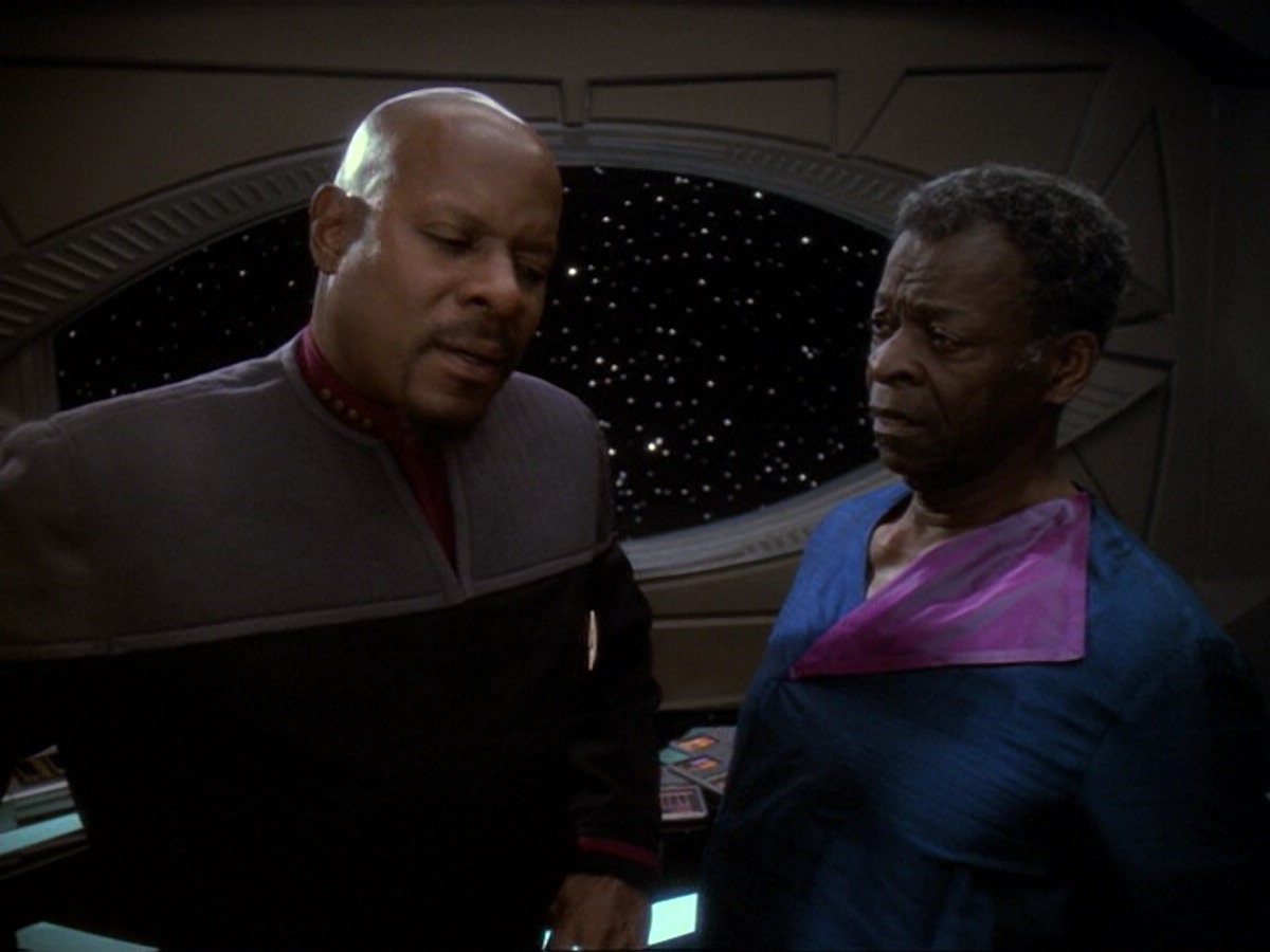 extant_StarTrek_DS9_6x13-FarBeyondTheStars_0183.jpg