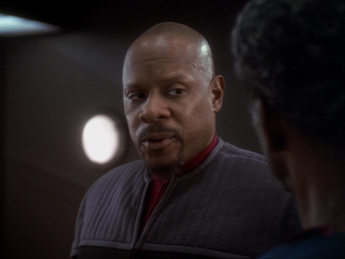 extant_StarTrek_DS9_6x13-FarBeyondTheStars_0197.jpg