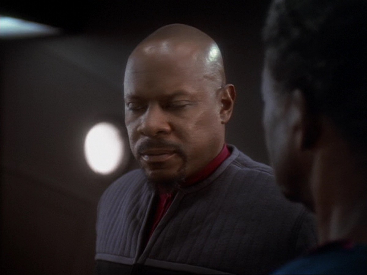 extant_StarTrek_DS9_6x13-FarBeyondTheStars_0219.jpg