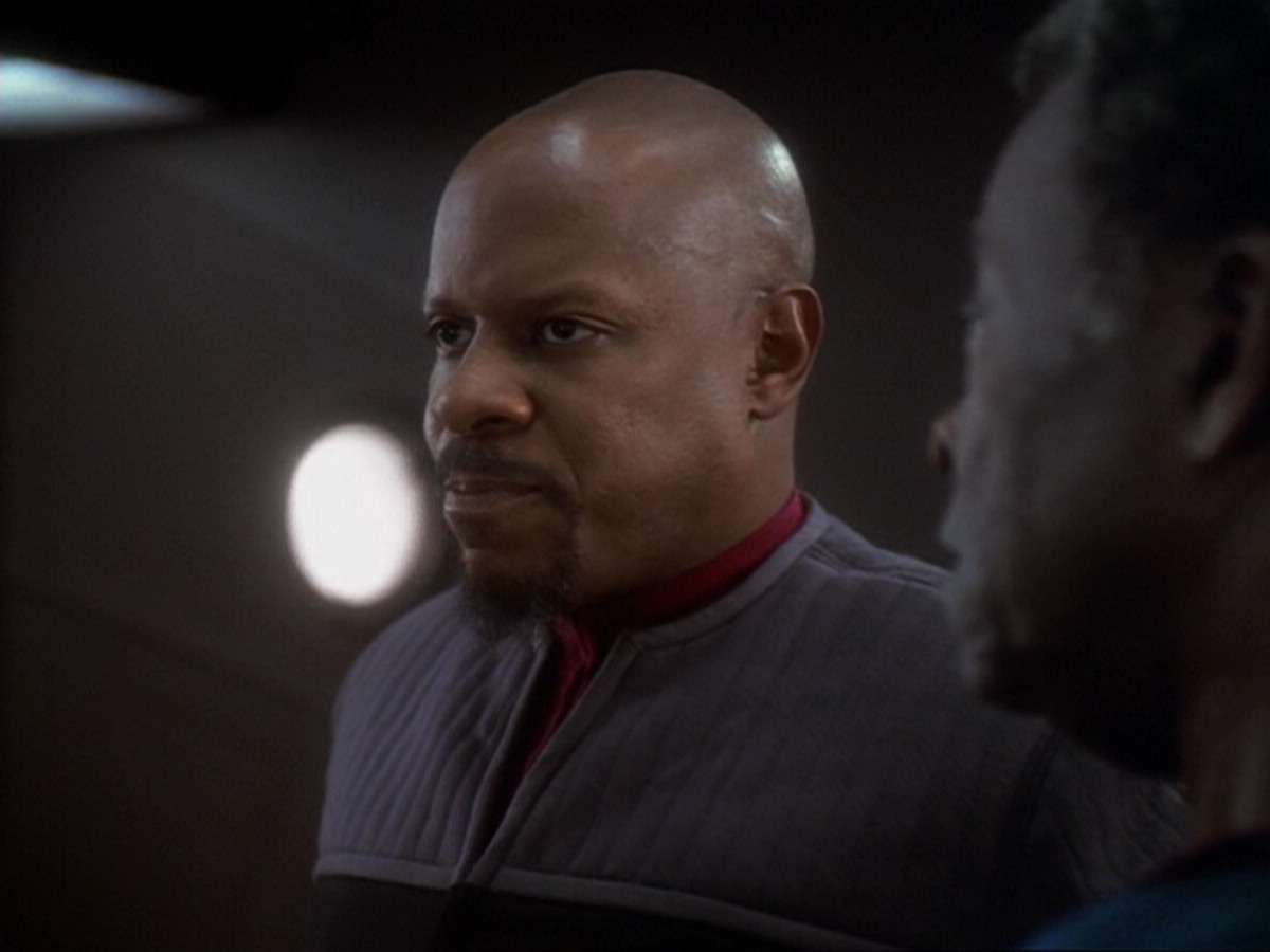 extant_StarTrek_DS9_6x13-FarBeyondTheStars_0221.jpg