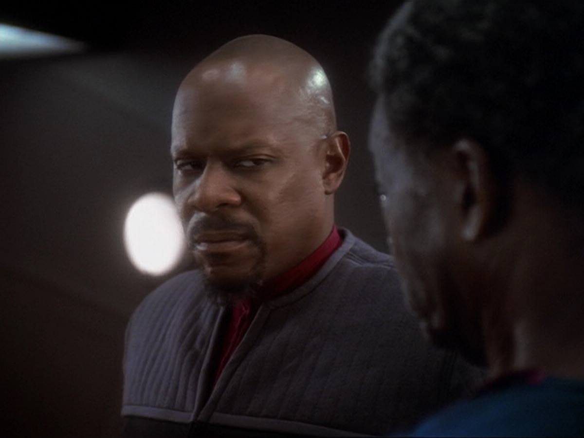 extant_StarTrek_DS9_6x13-FarBeyondTheStars_0254.jpg