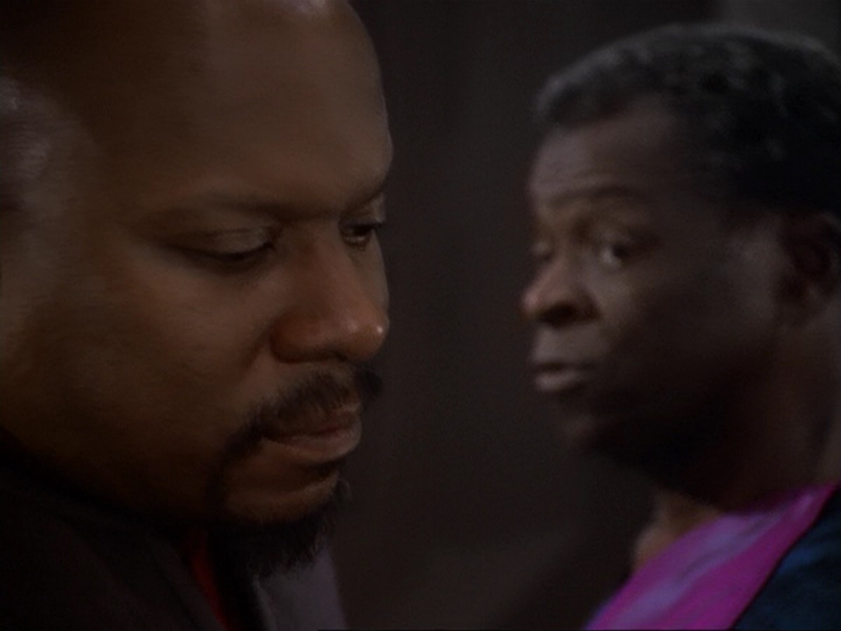 extant_StarTrek_DS9_6x13-FarBeyondTheStars_0271.jpg