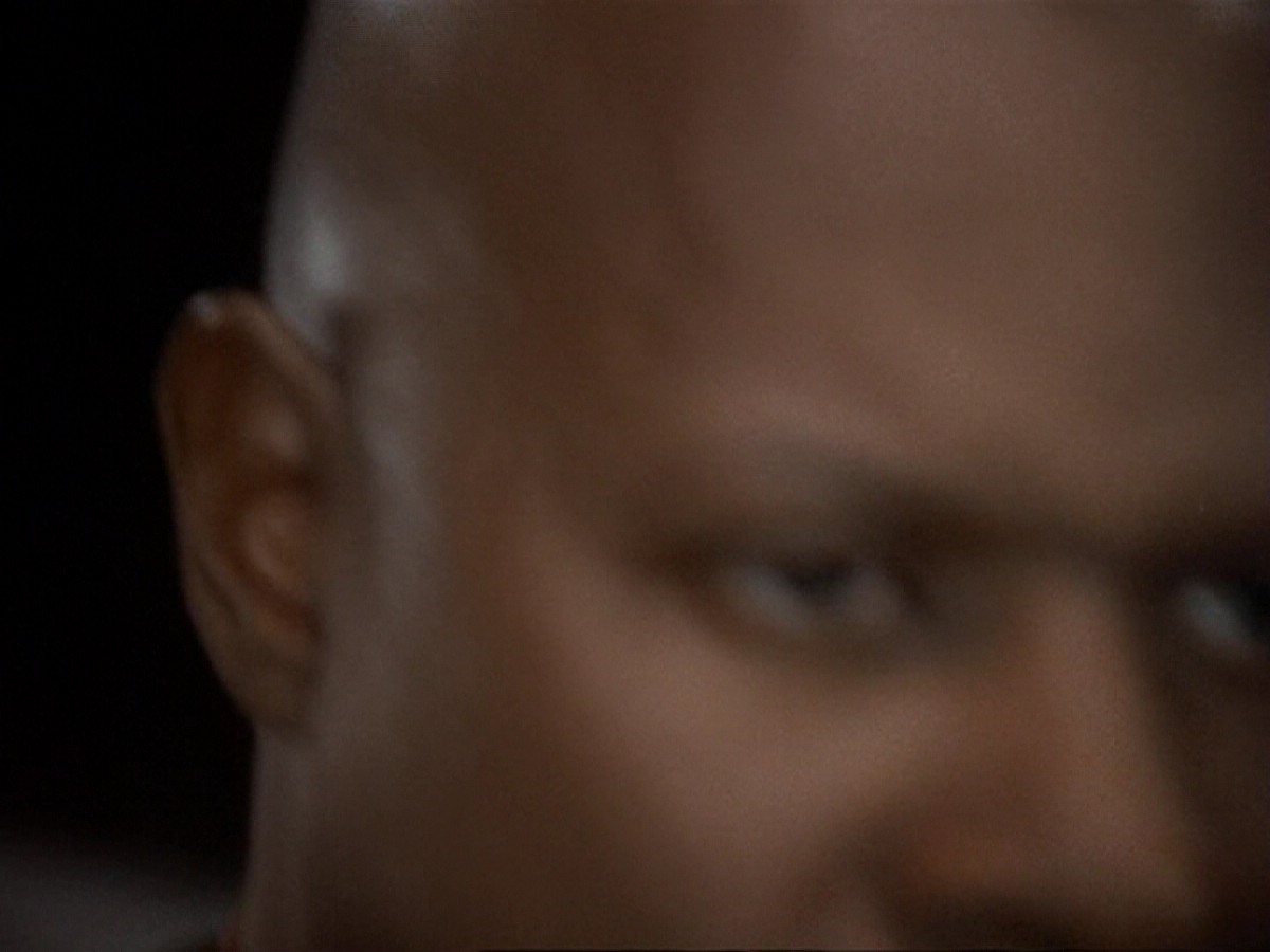 extant_StarTrek_DS9_6x13-FarBeyondTheStars_0293.jpg